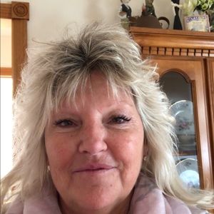 Meet your Posher, Deborah